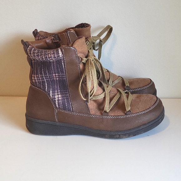 Muk Luks Women's Winter Boots Size 8 - Picture 2 of 7